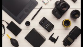 Glowing Μονάδες Πώς παραδεχτείτε αποτυπώσετε τη έλξη της Tech Photography 6 Glowing Gadgets: Mastering Techniques for Striking Tech Photography