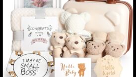 Οι μικροσκοπικοί θησαυροί εκτιμούν τις στιγμές με στοχαστικά αντικείμενα για βρέφη 6 Μικροσκοπικοί Θησαυροί: Δημιουργώντας Χαρούμενες Αναμνήσεις με Τέλεια Βρεφικά Δώρα